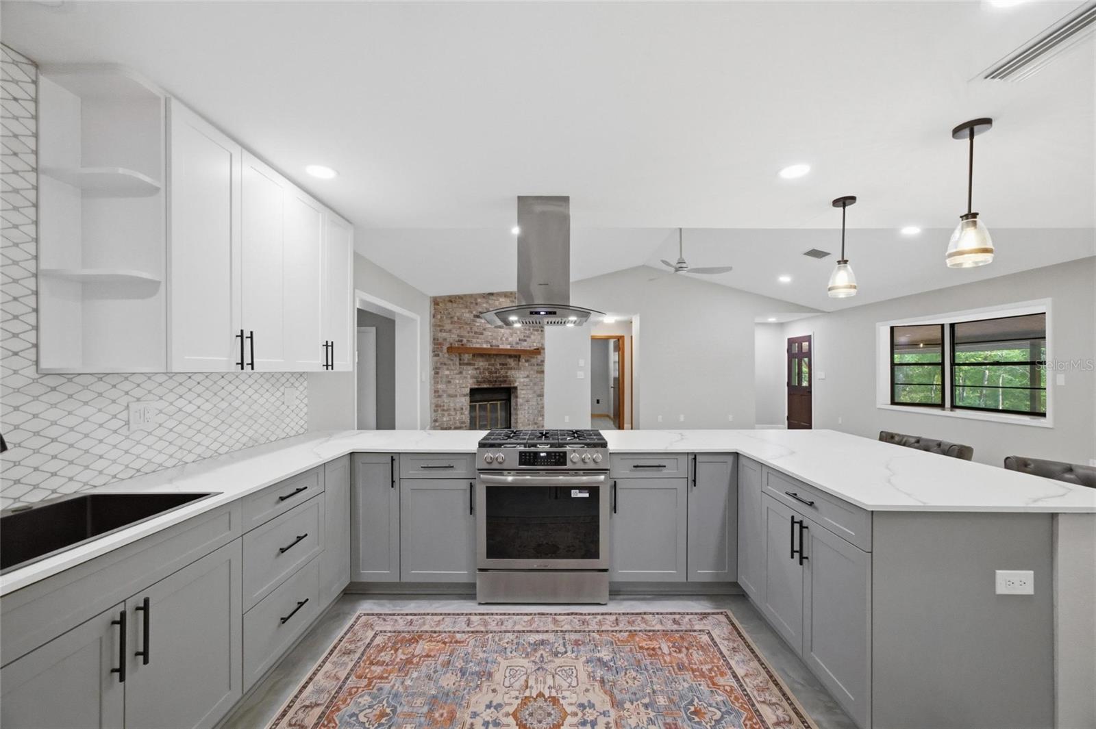 Image 11 of 49 For 15700 Doe Trail