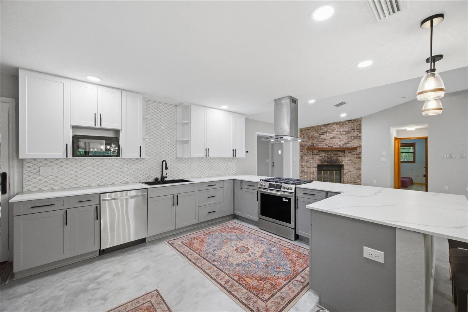 Image 12 of 49 For 15700 Doe Trail