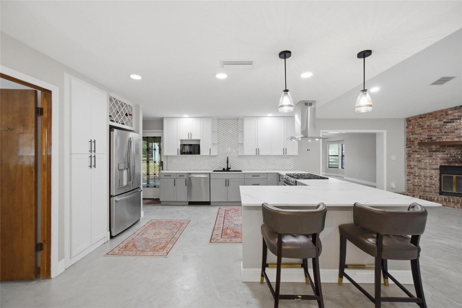 Image 13 of 49 For 15700 Doe Trail