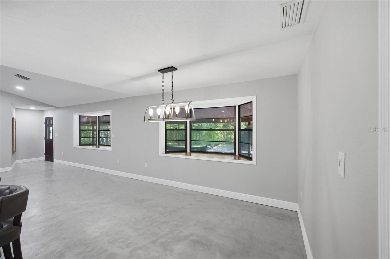 Image 15 of 49 For 15700 Doe Trail