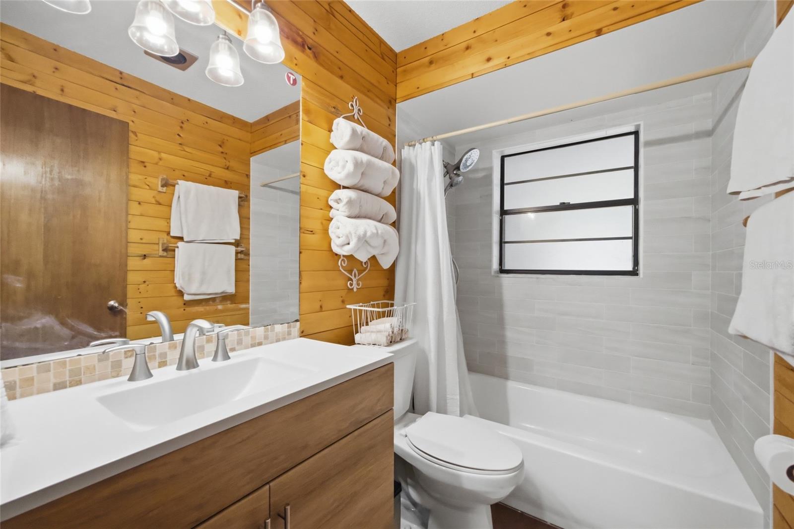 Image 26 of 49 For 15700 Doe Trail