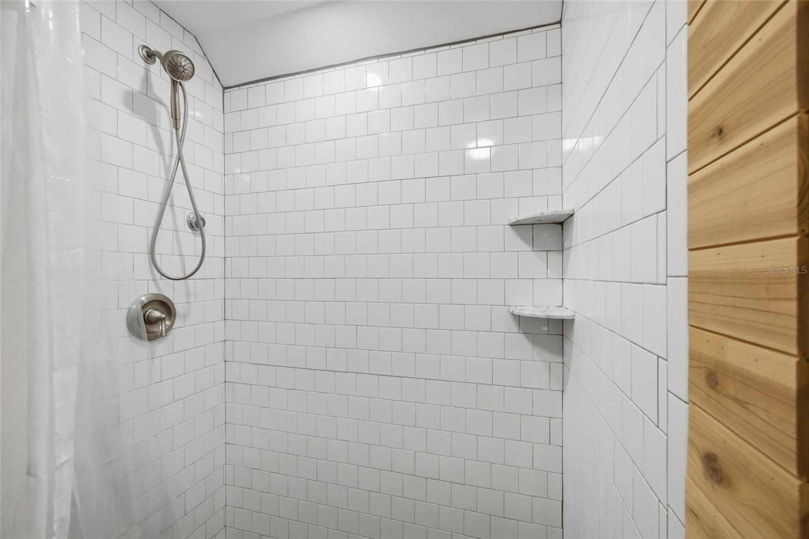 Image 28 of 49 For 15700 Doe Trail