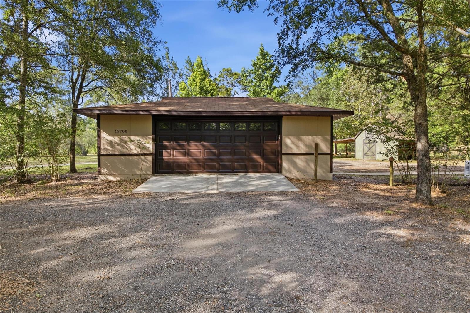 Image 4 of 49 For 15700 Doe Trail