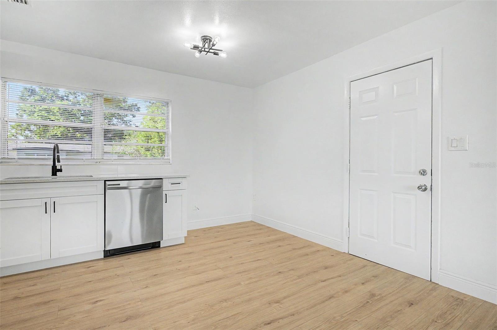 Image 12 of 37 For 1807 Ohio Street