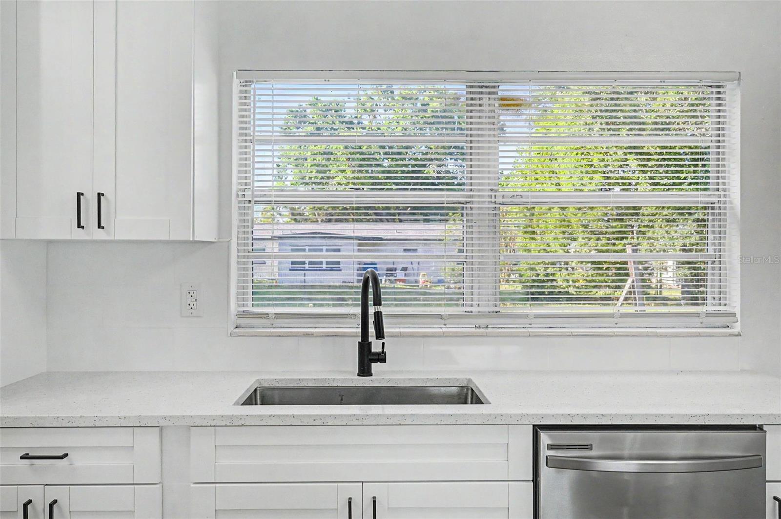 Image 17 of 37 For 1807 Ohio Street