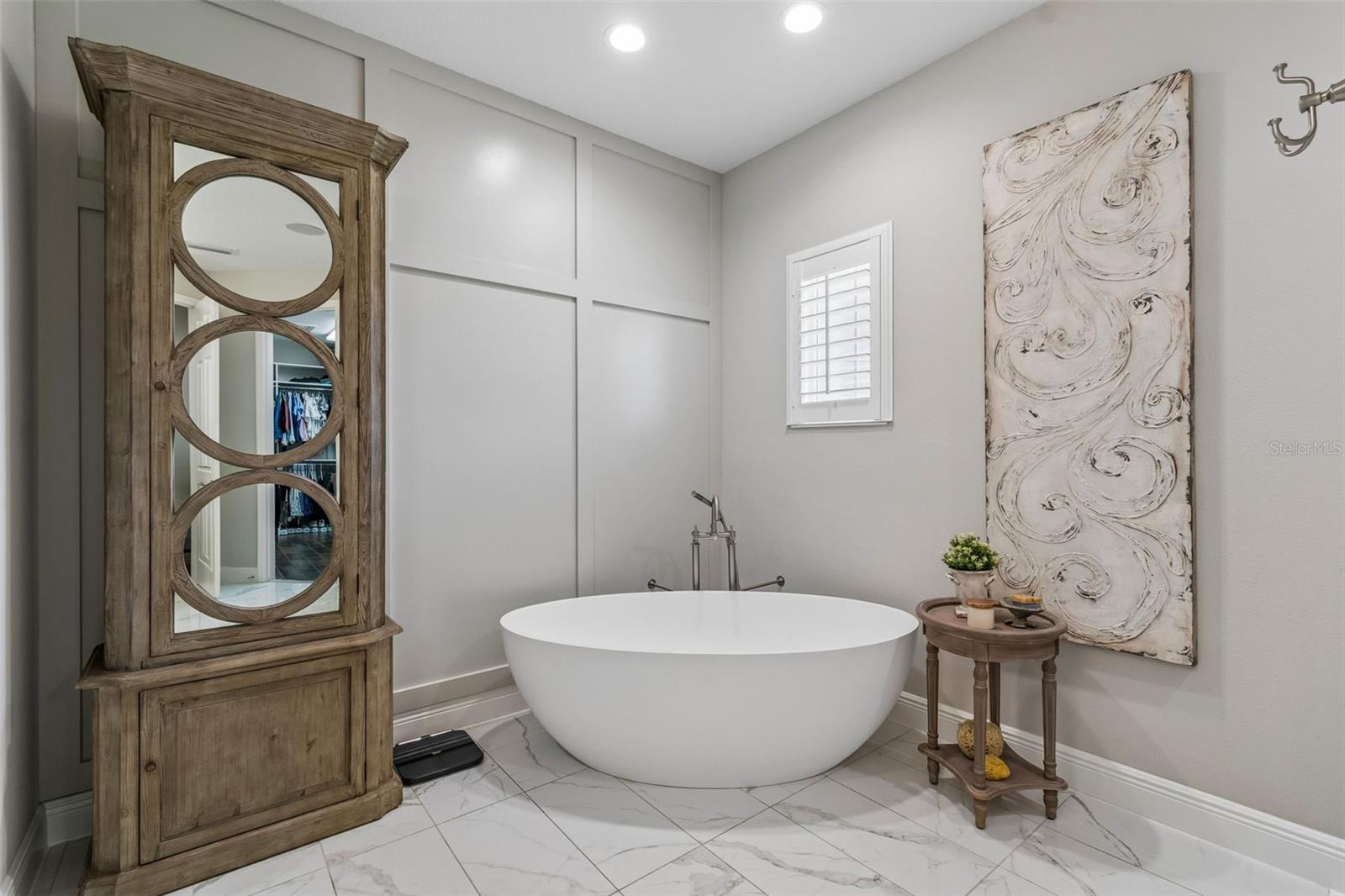 Image 16 of 31 For 8768 Birchleaf Court