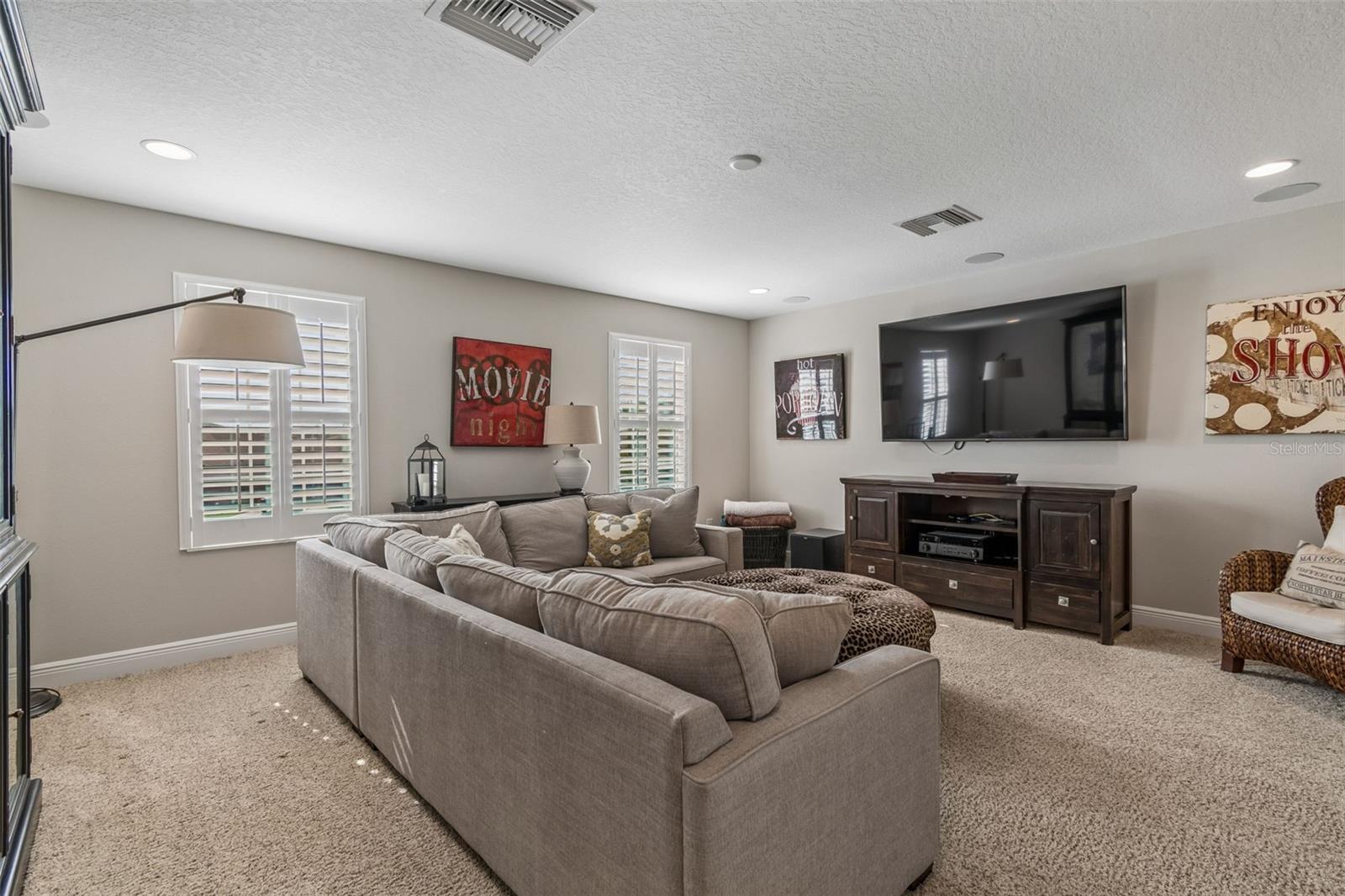 Image 19 of 31 For 8768 Birchleaf Court