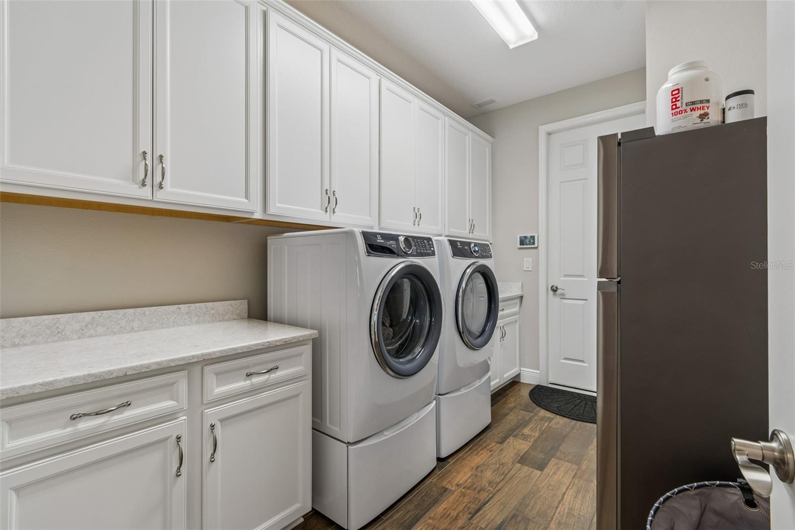 Image 22 of 31 For 8768 Birchleaf Court