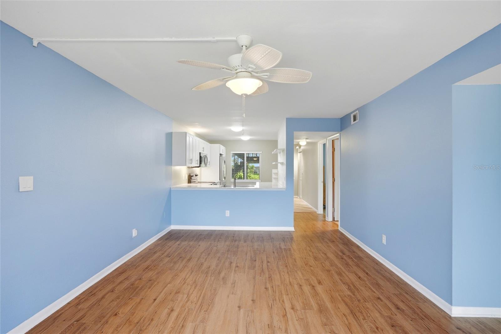 Image 11 of 34 For 11201 122nd Avenue N 143