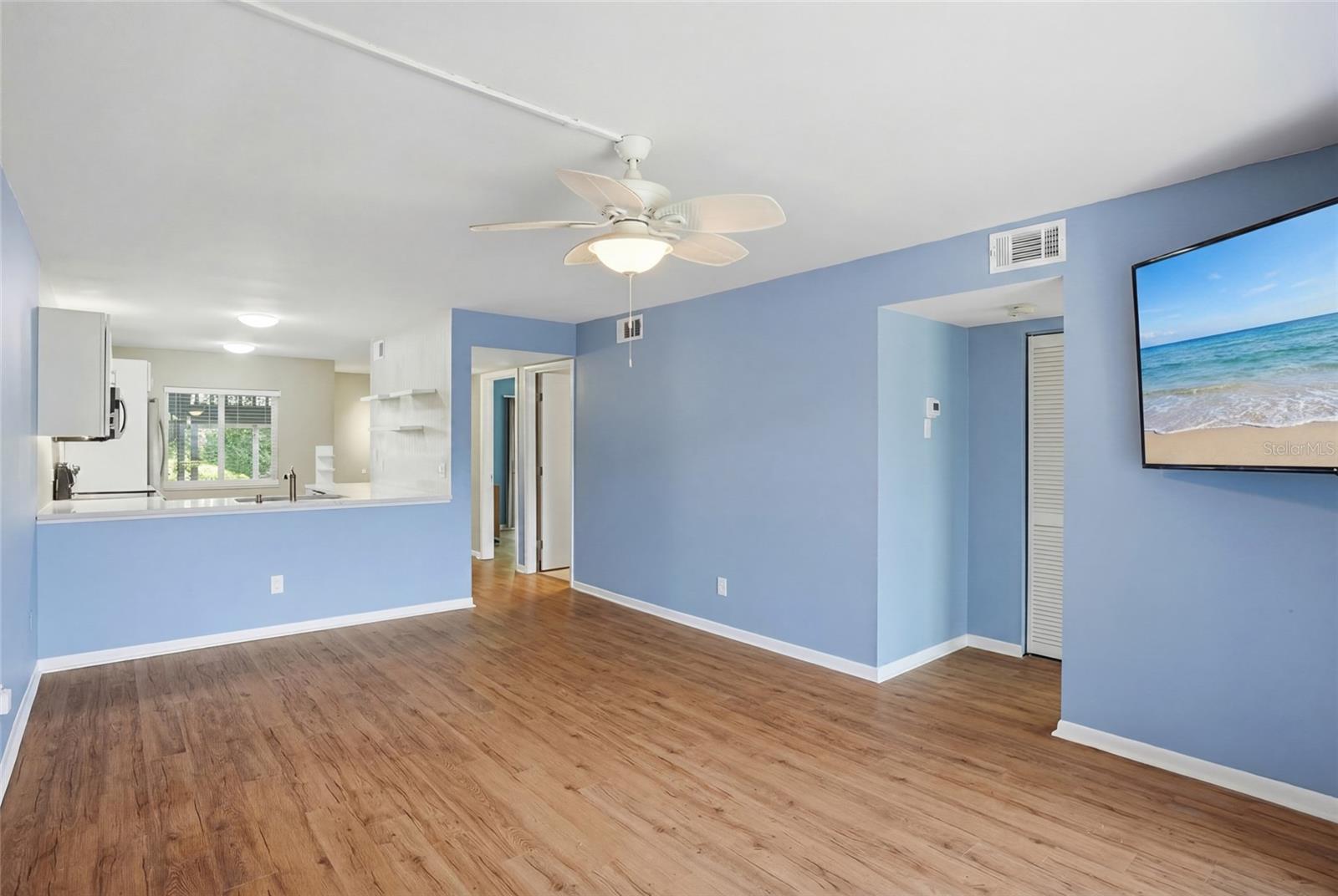 Image 12 of 34 For 11201 122nd Avenue N 143