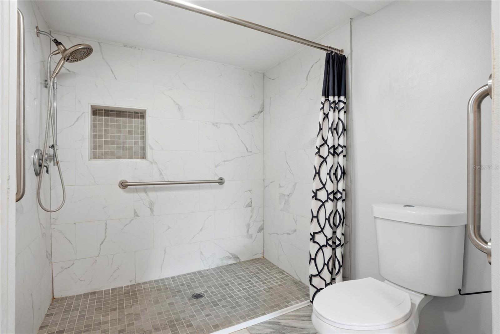 Image 19 of 34 For 11201 122nd Avenue N 143