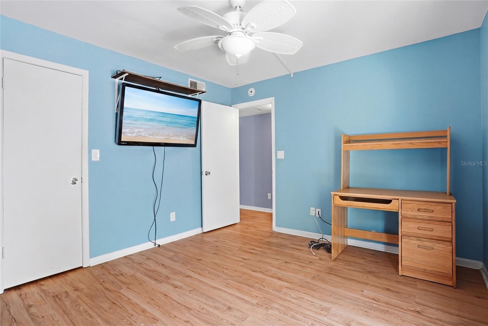 Image 22 of 34 For 11201 122nd Avenue N 143