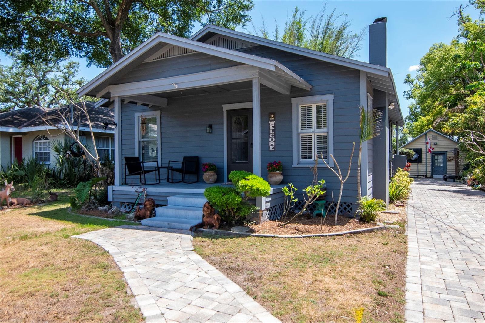 Listing photo id 0 for 220 Fern Street