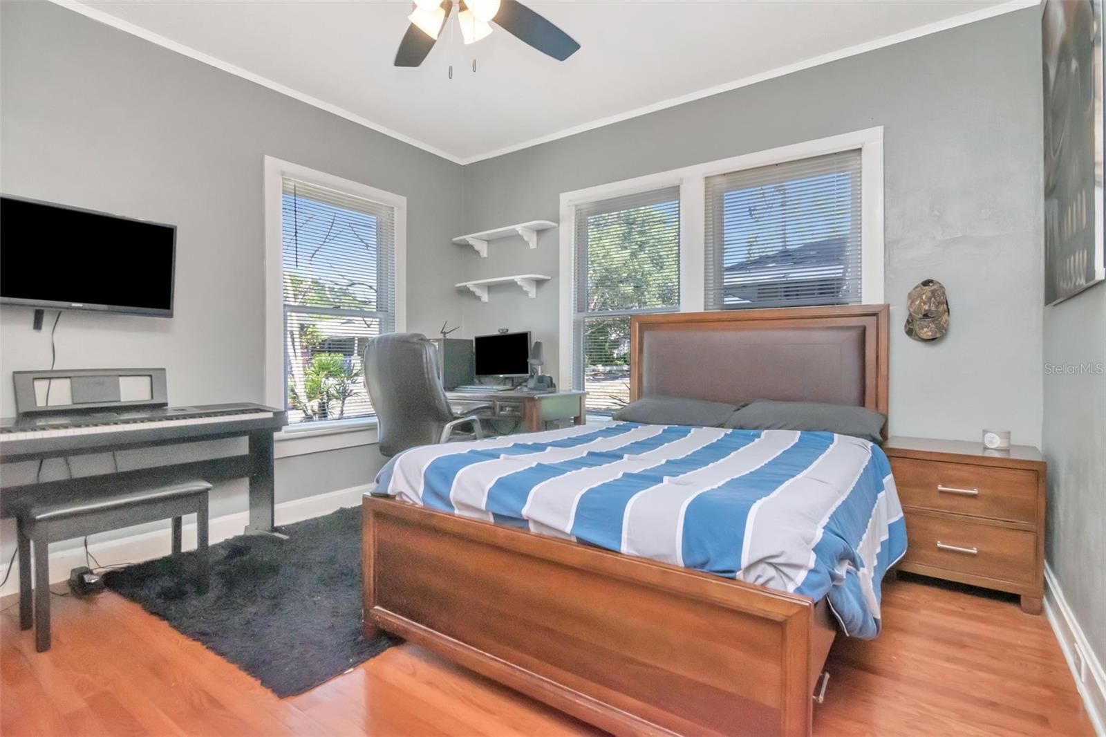 Listing photo id 20 for 220 Fern Street