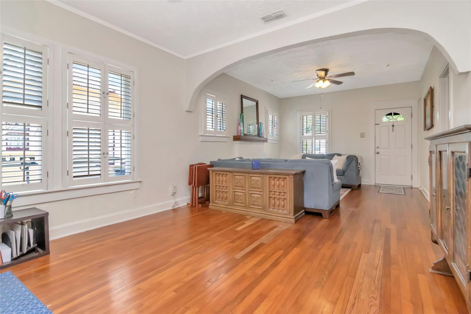 Listing photo id 7 for 220 Fern Street