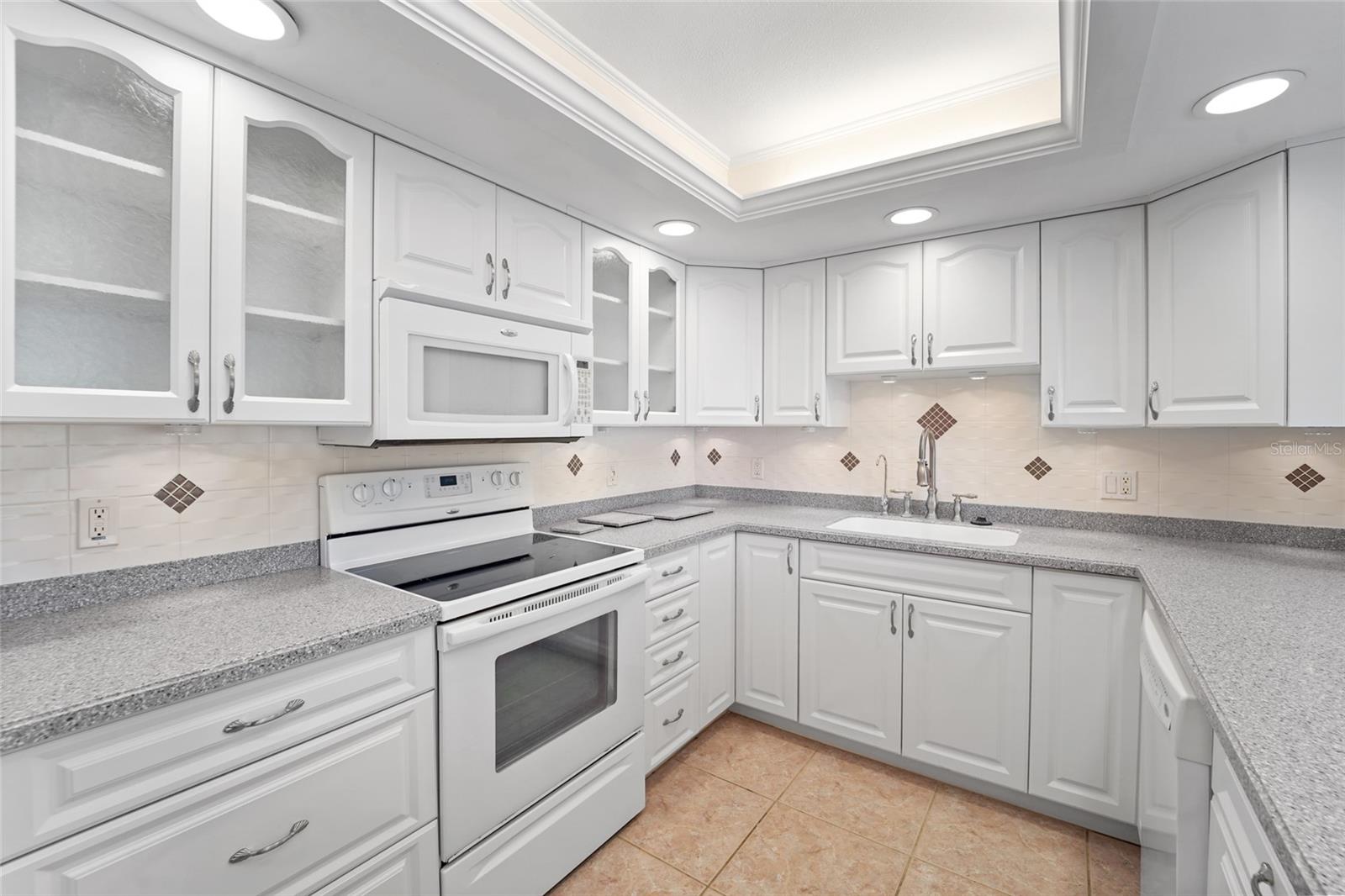 Image 10 of 29 For 220 Belleview Boulevard 601