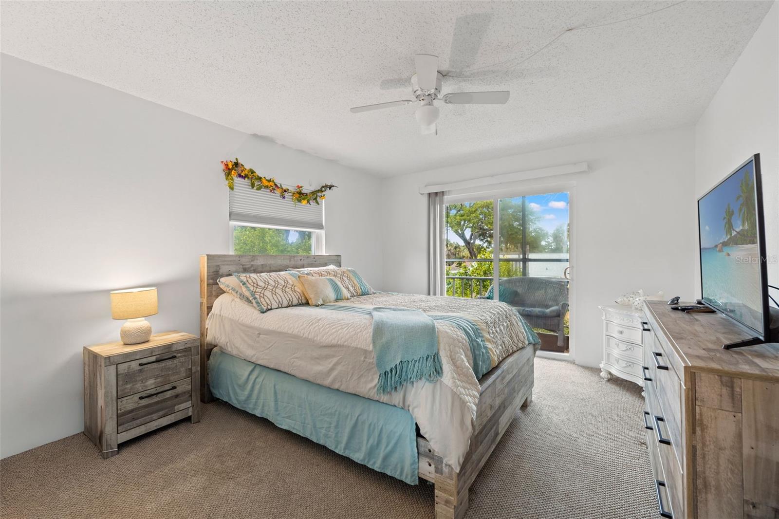 Image 26 of 39 For 12760 Indian Rocks Road 107