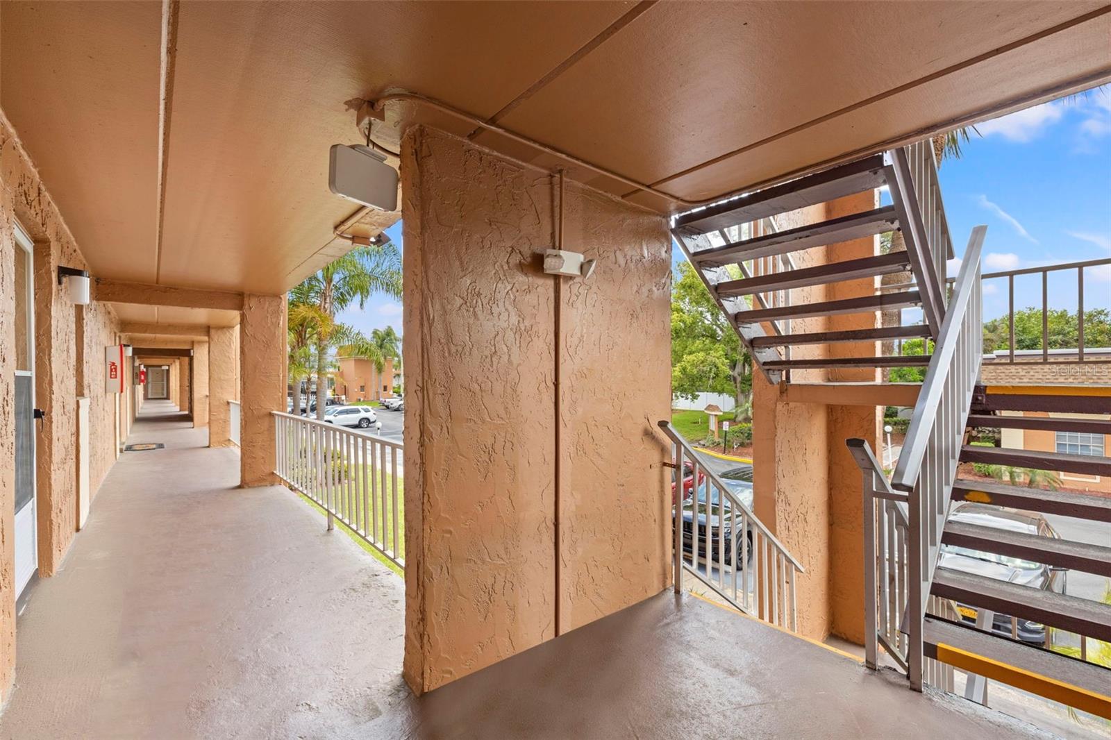 Image 4 of 39 For 12760 Indian Rocks Road 107