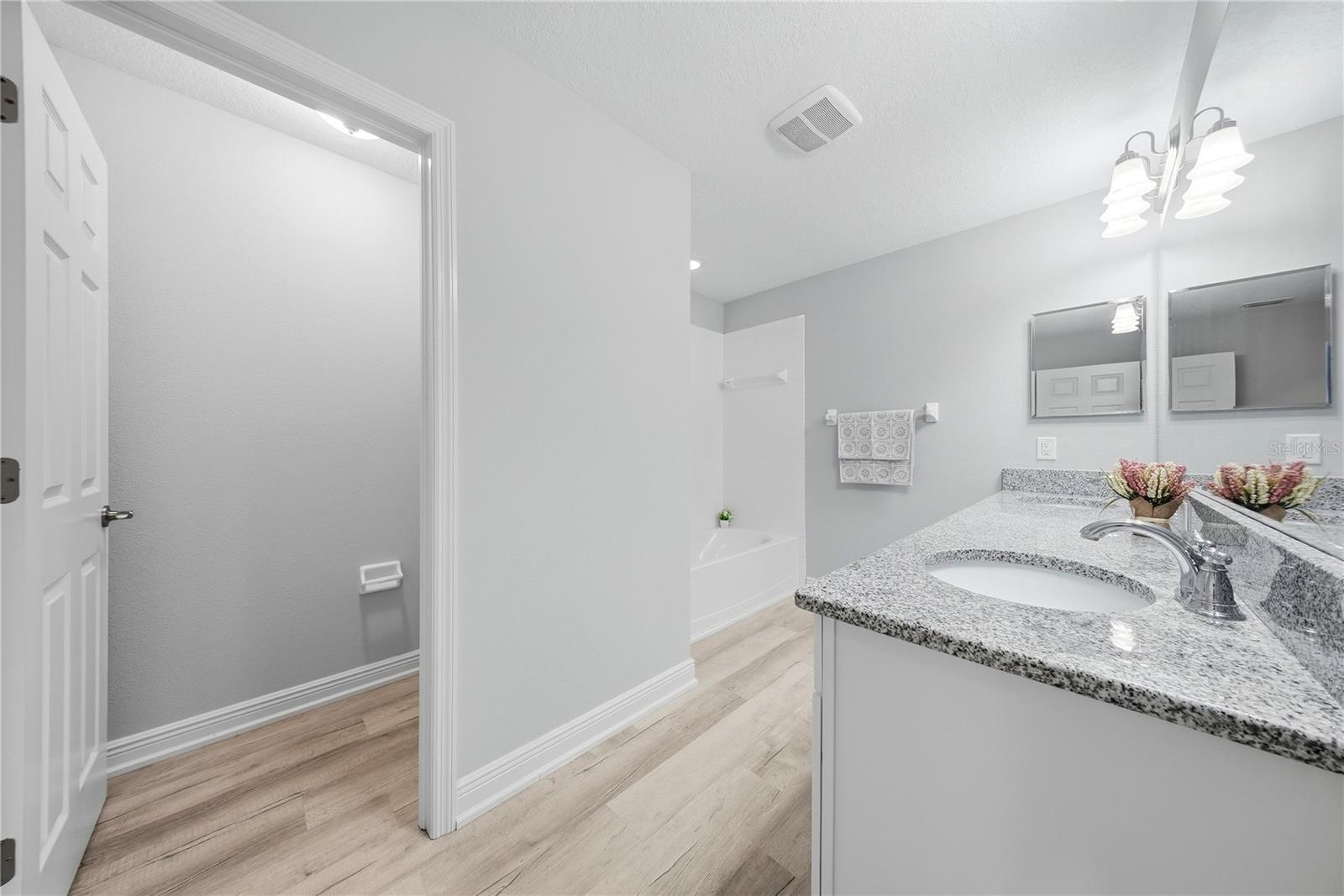 Image 33 of 46 For 11717 Albatross Lane