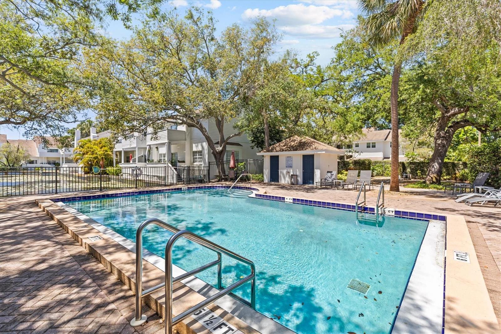 Image 43 of 45 For 5203 Bayshore Boulevard 14