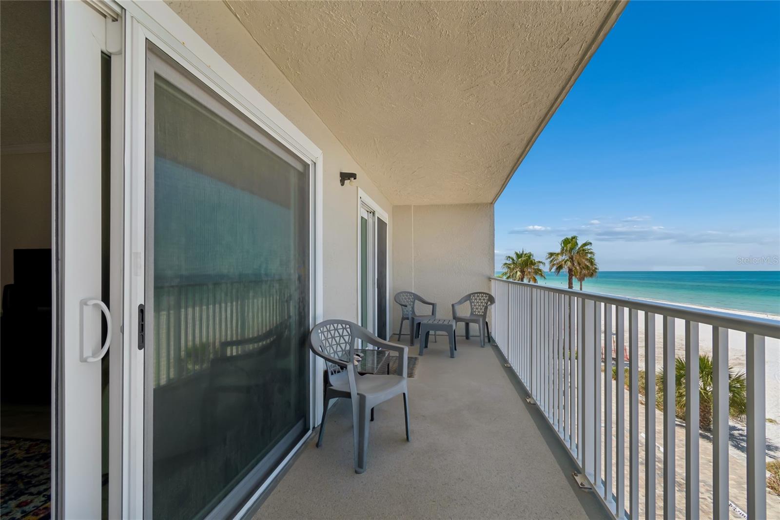 Image 24 of 68 For 19418 Gulf Boulevard 204