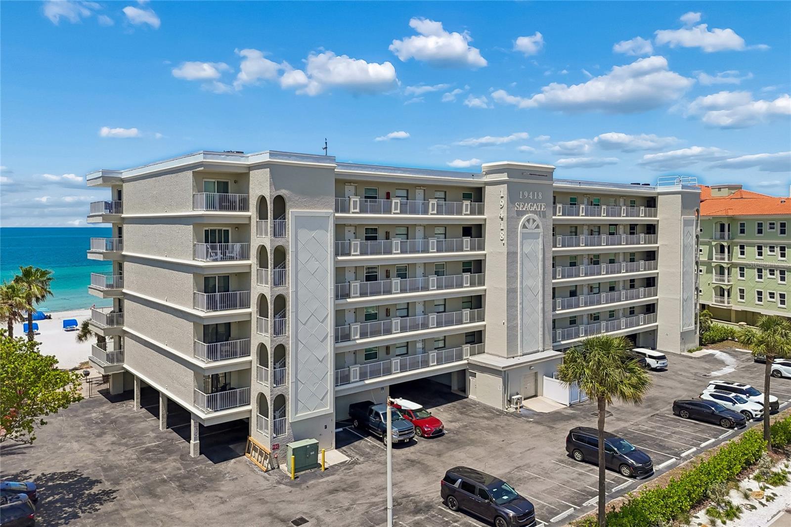 Image 47 of 68 For 19418 Gulf Boulevard 204