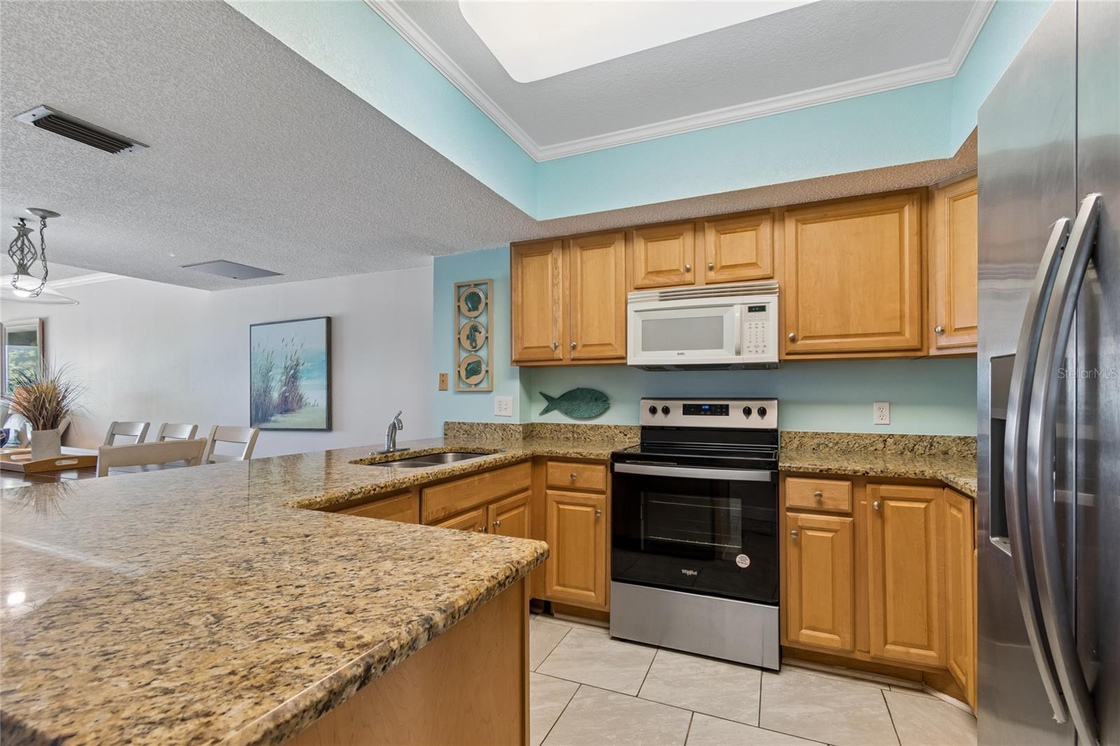 Image 8 of 68 For 19418 Gulf Boulevard 204