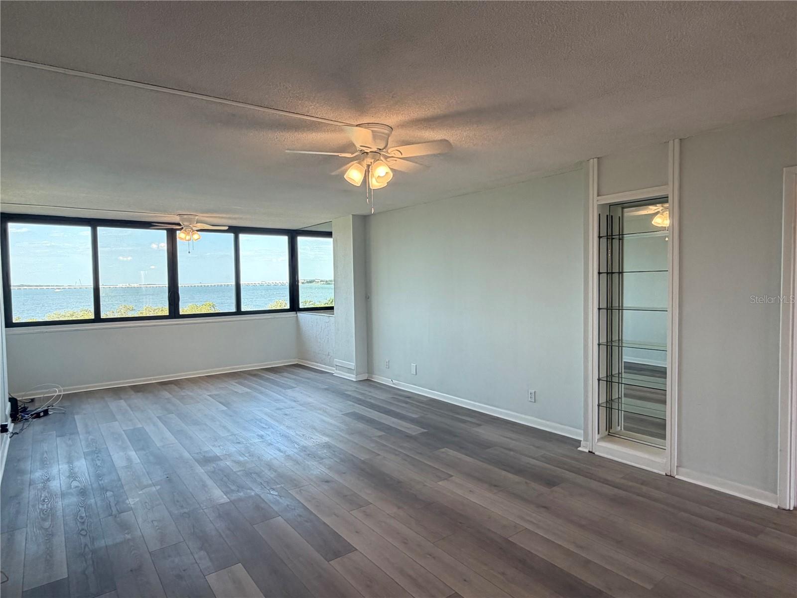 Image 11 of 34 For 2617 Cove Cay Drive 407