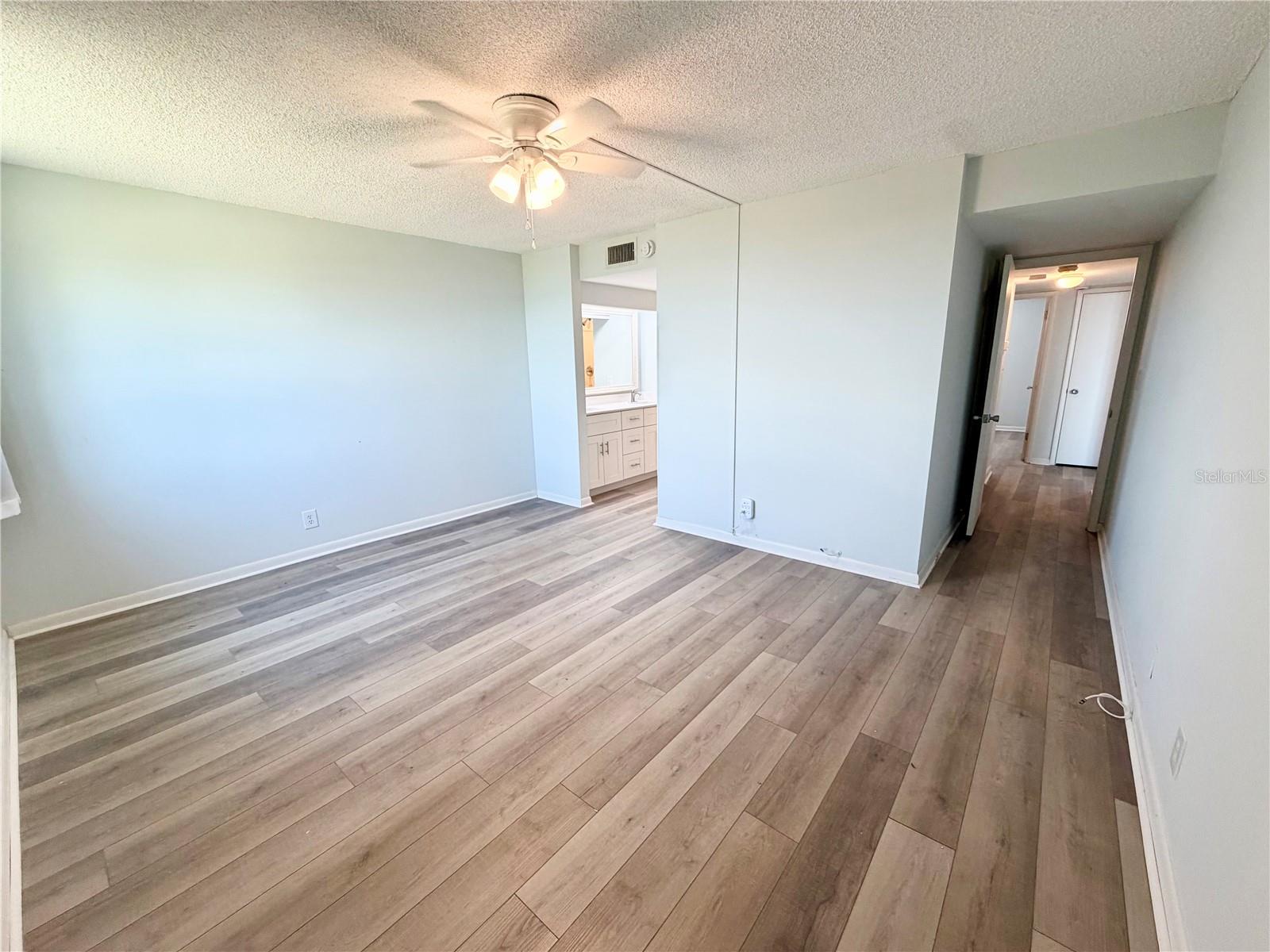 Image 15 of 34 For 2617 Cove Cay Drive 407