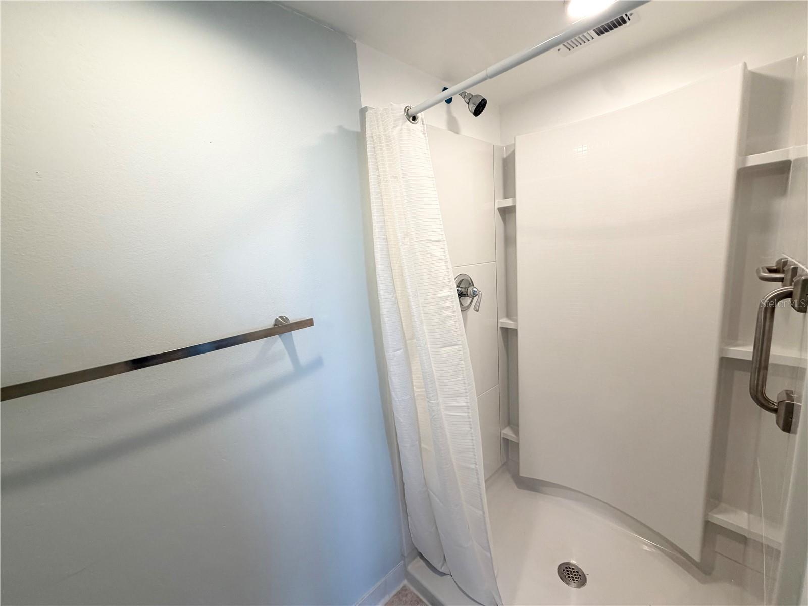 Image 19 of 34 For 2617 Cove Cay Drive 407