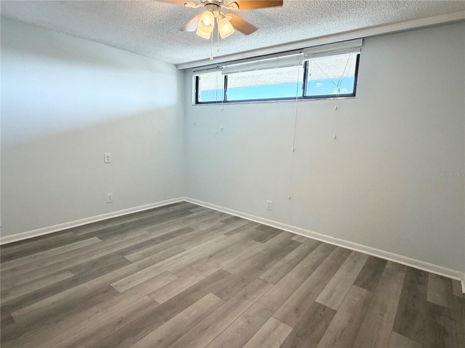 Image 21 of 34 For 2617 Cove Cay Drive 407