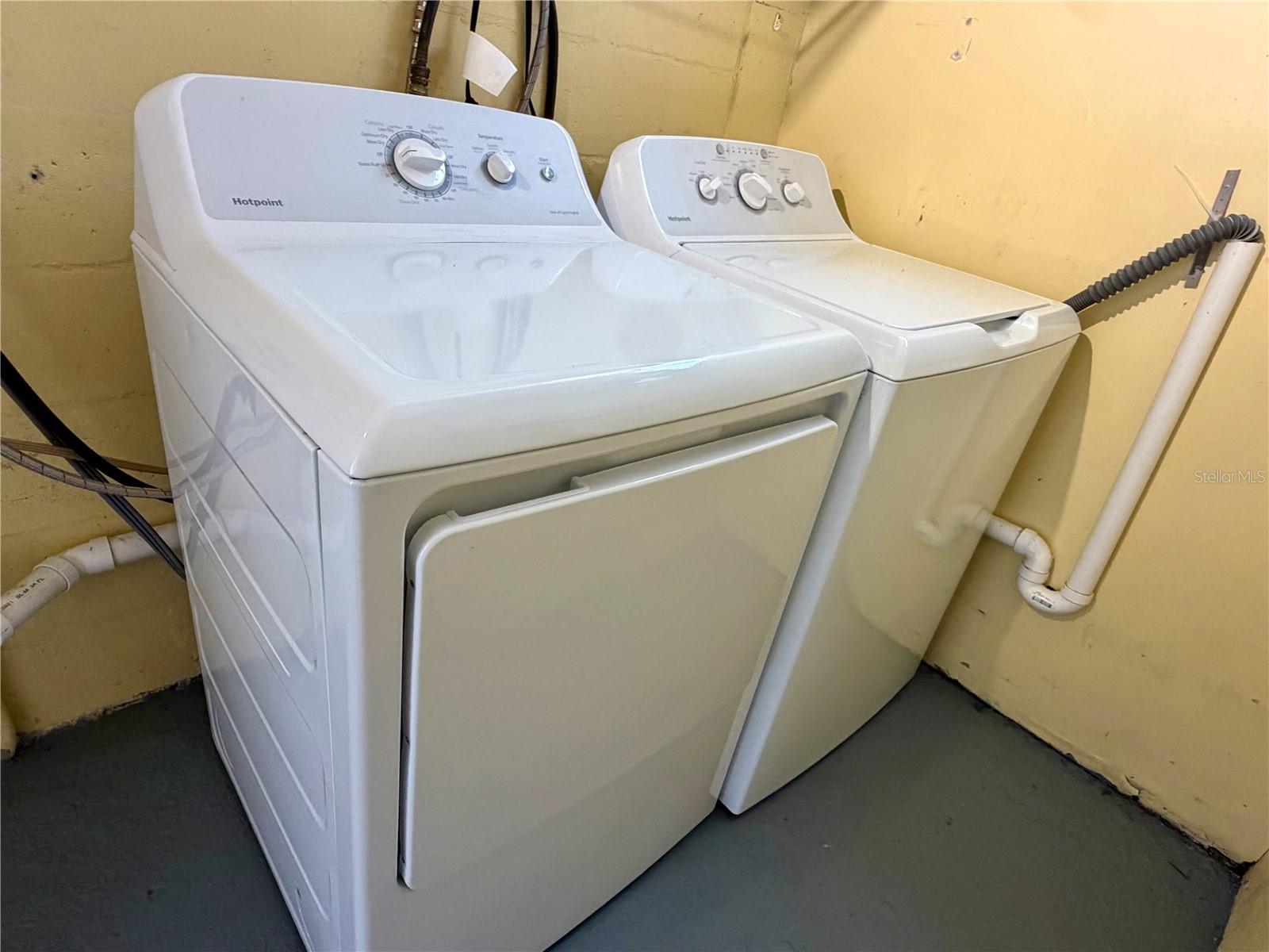 Image 23 of 34 For 2617 Cove Cay Drive 407