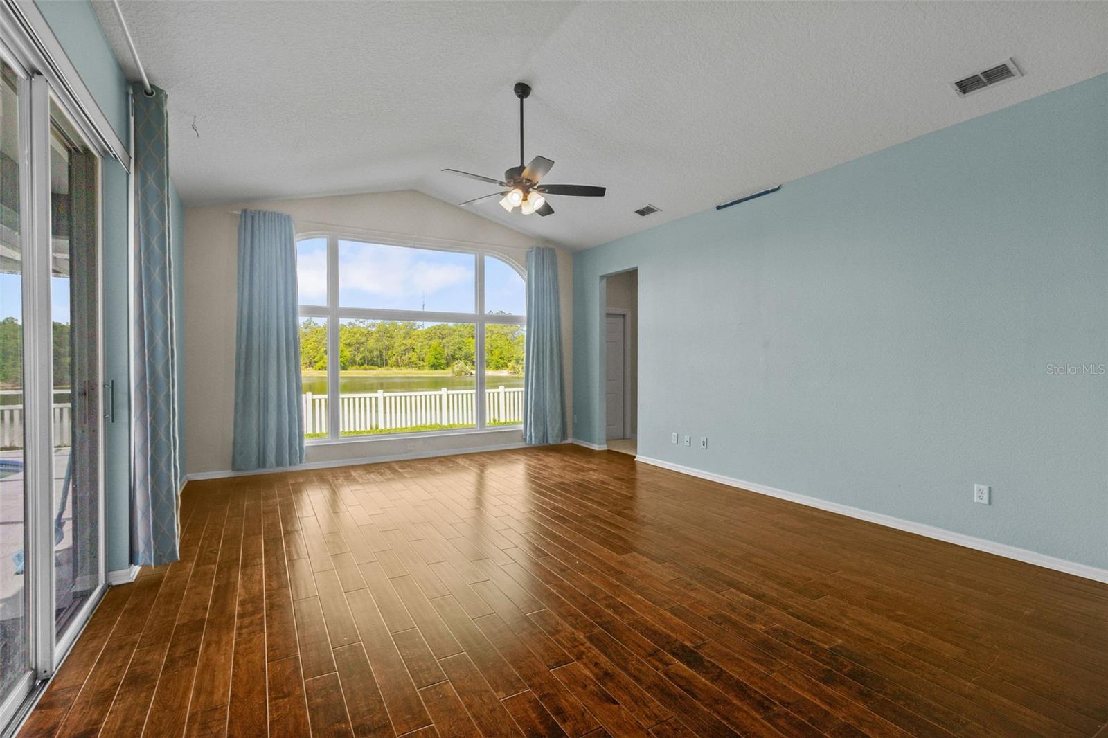 Image 17 of 36 For 8739 Ashworth Drive
