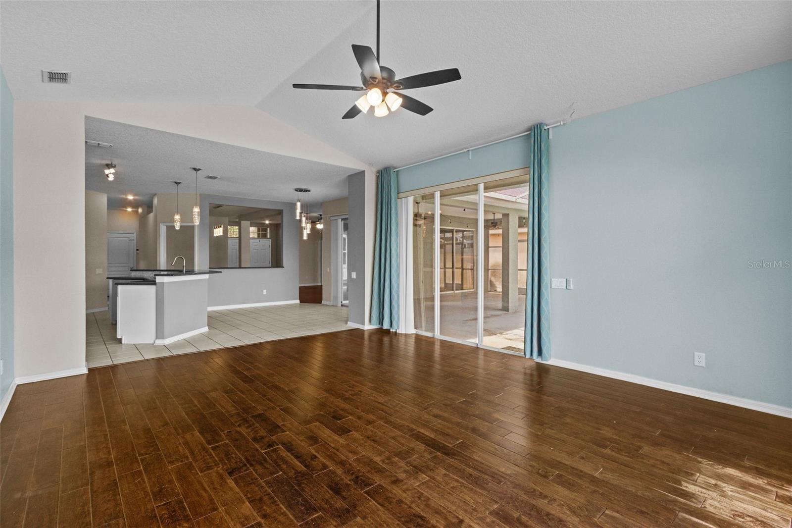 Image 19 of 36 For 8739 Ashworth Drive