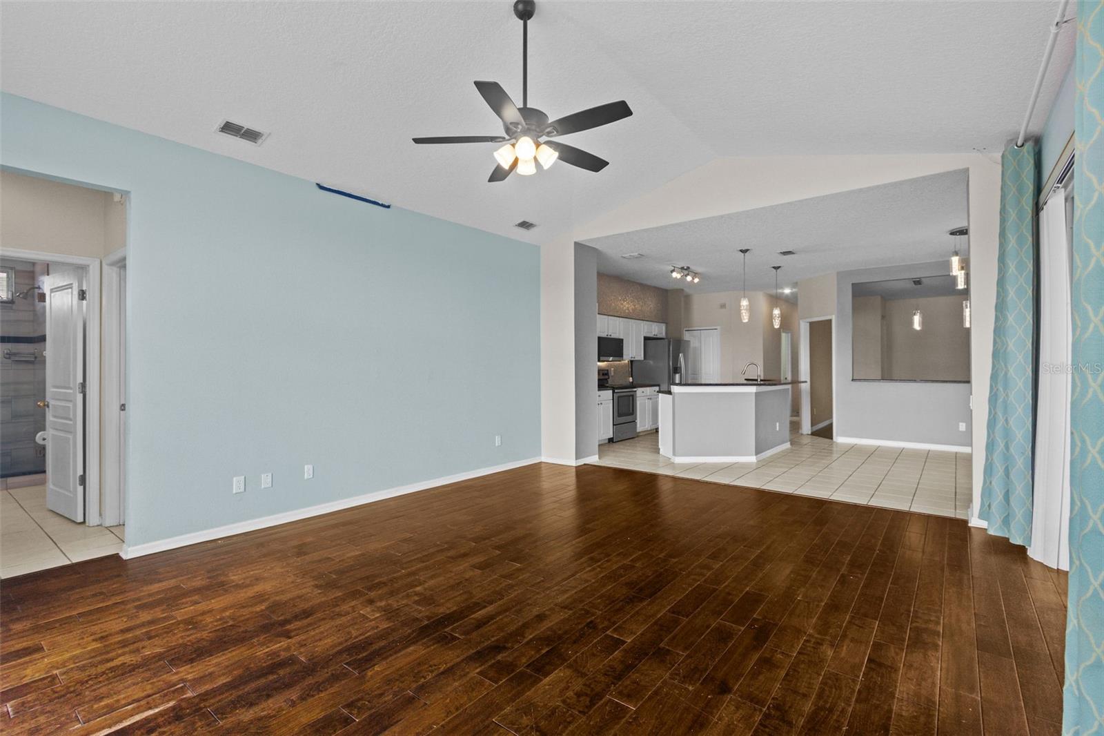 Image 20 of 36 For 8739 Ashworth Drive