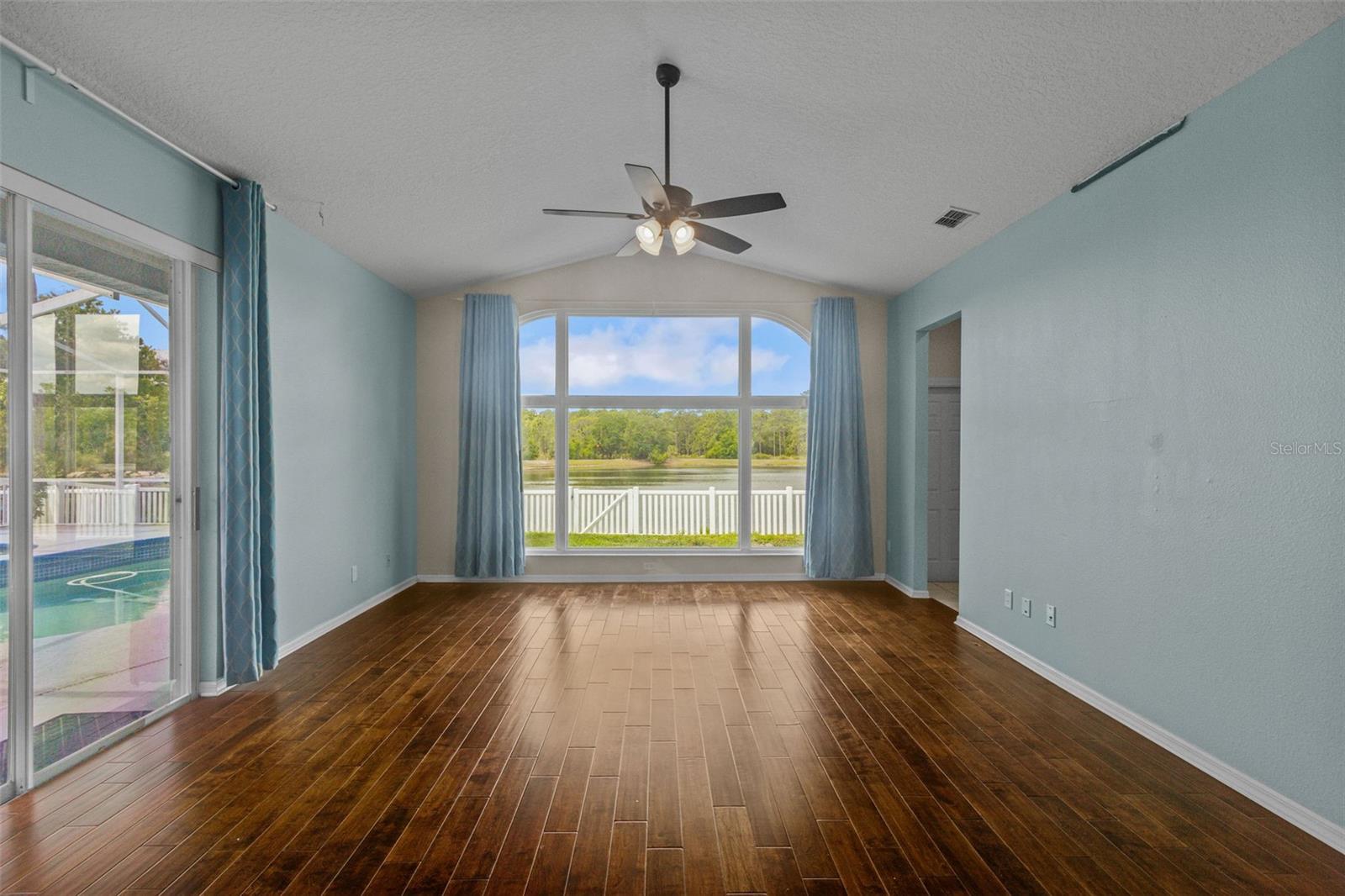 Image 21 of 36 For 8739 Ashworth Drive