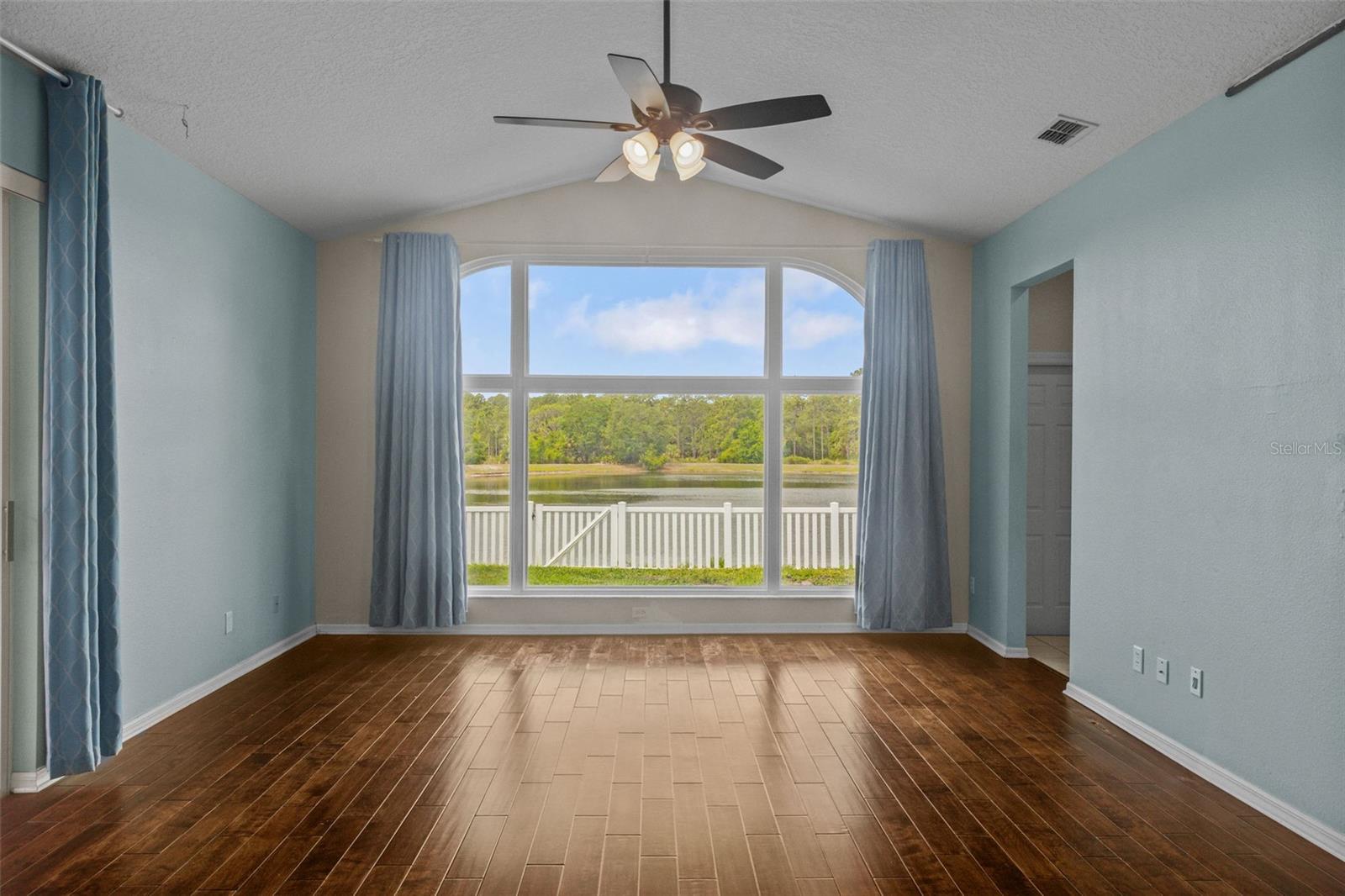 Image 5 of 36 For 8739 Ashworth Drive