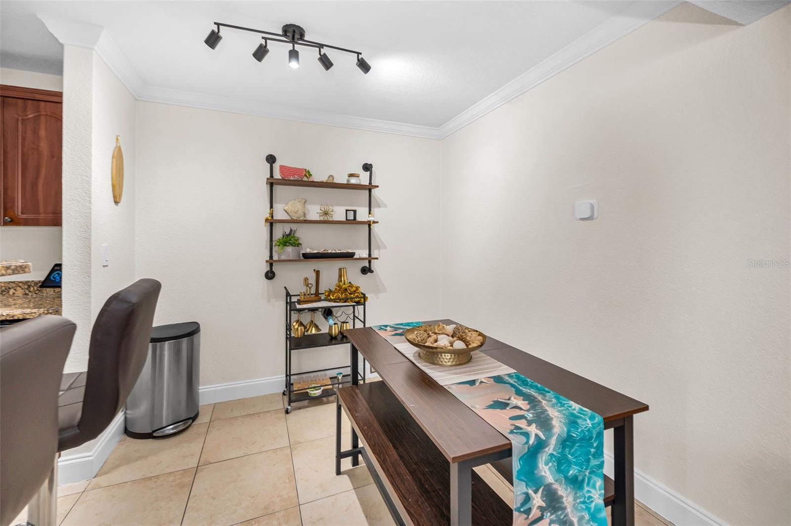 Image 4 of 41 For 455 Alt 19 S 83