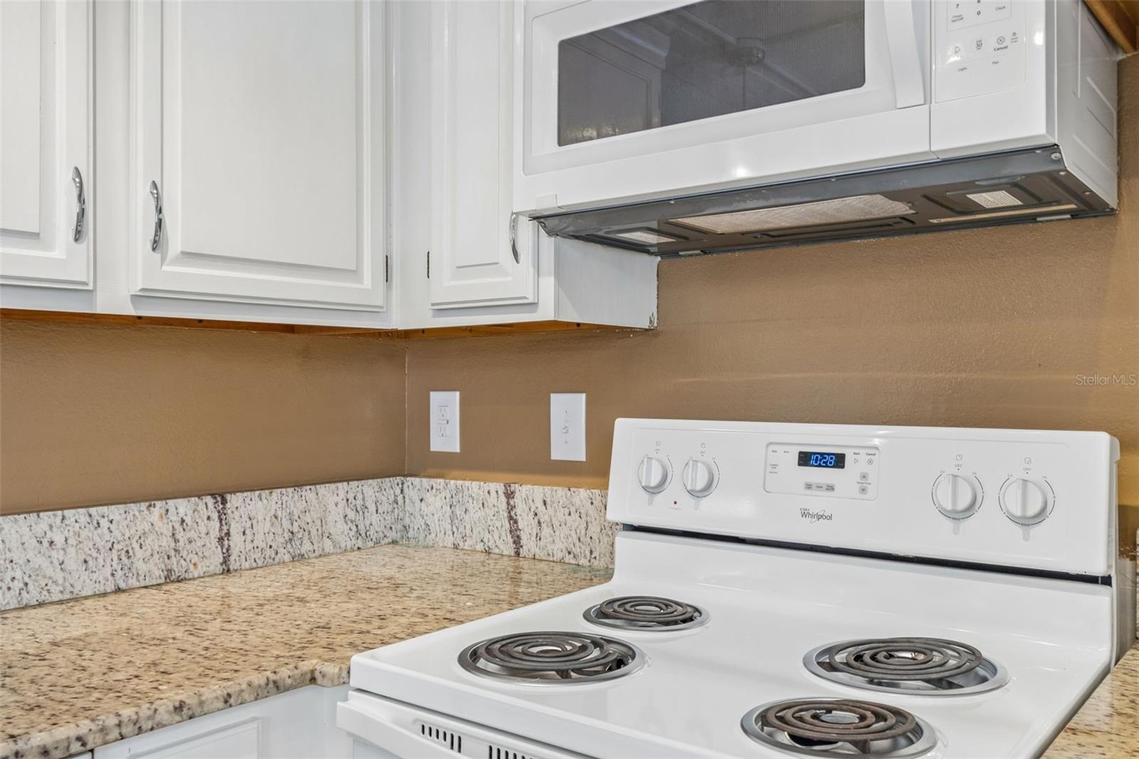 Image 18 of 100 For 3300 Fox Chase Circle N 202