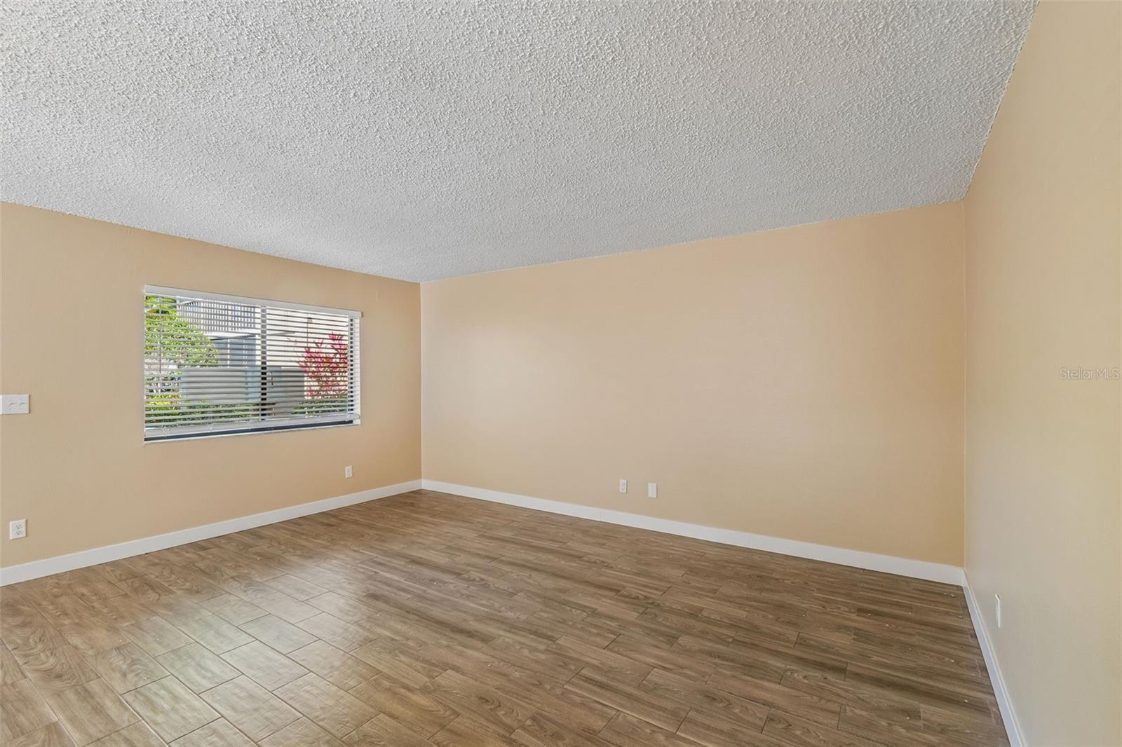Image 21 of 100 For 3300 Fox Chase Circle N 202