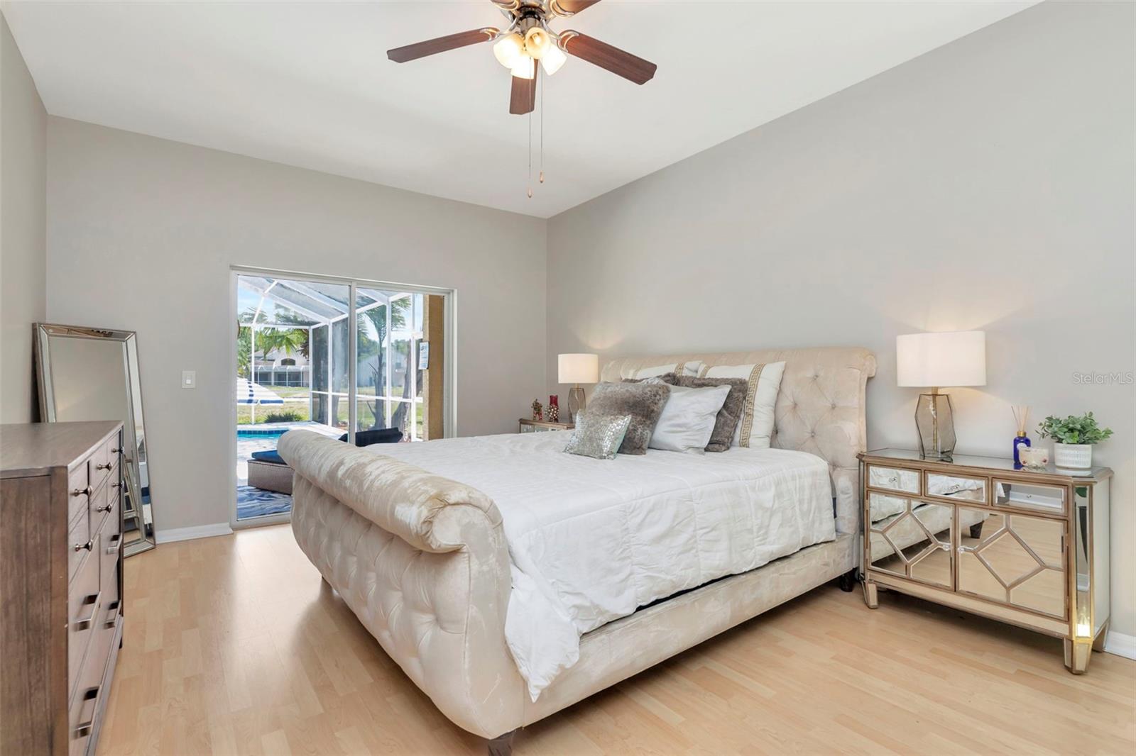 Listing photo id 16 for 12012 Northumberland Drive