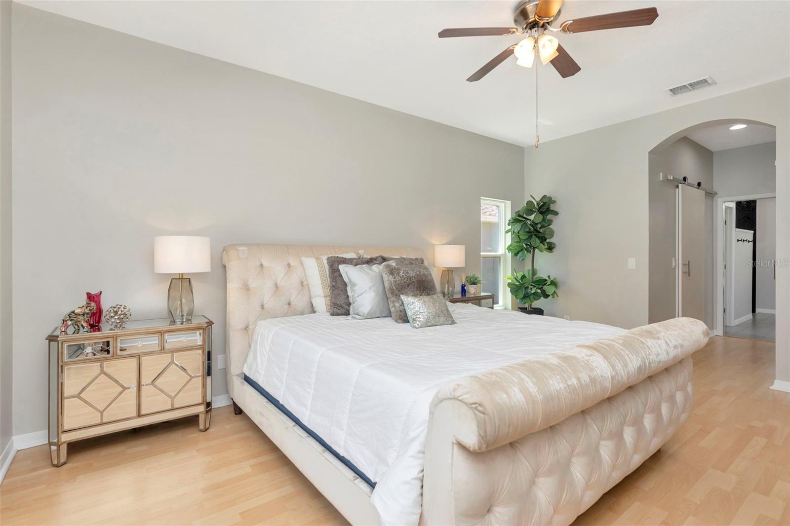 Listing photo id 17 for 12012 Northumberland Drive