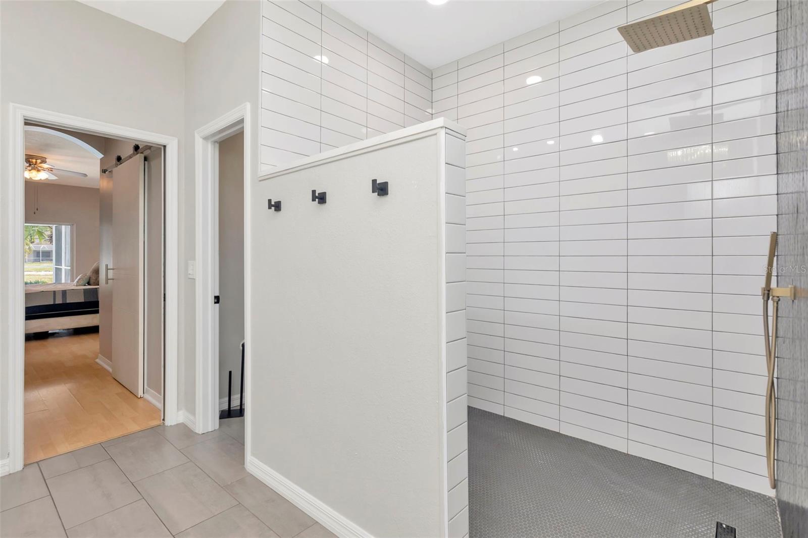 Listing photo id 22 for 12012 Northumberland Drive