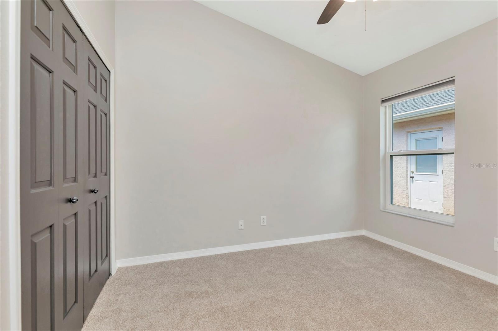 Listing photo id 24 for 12012 Northumberland Drive