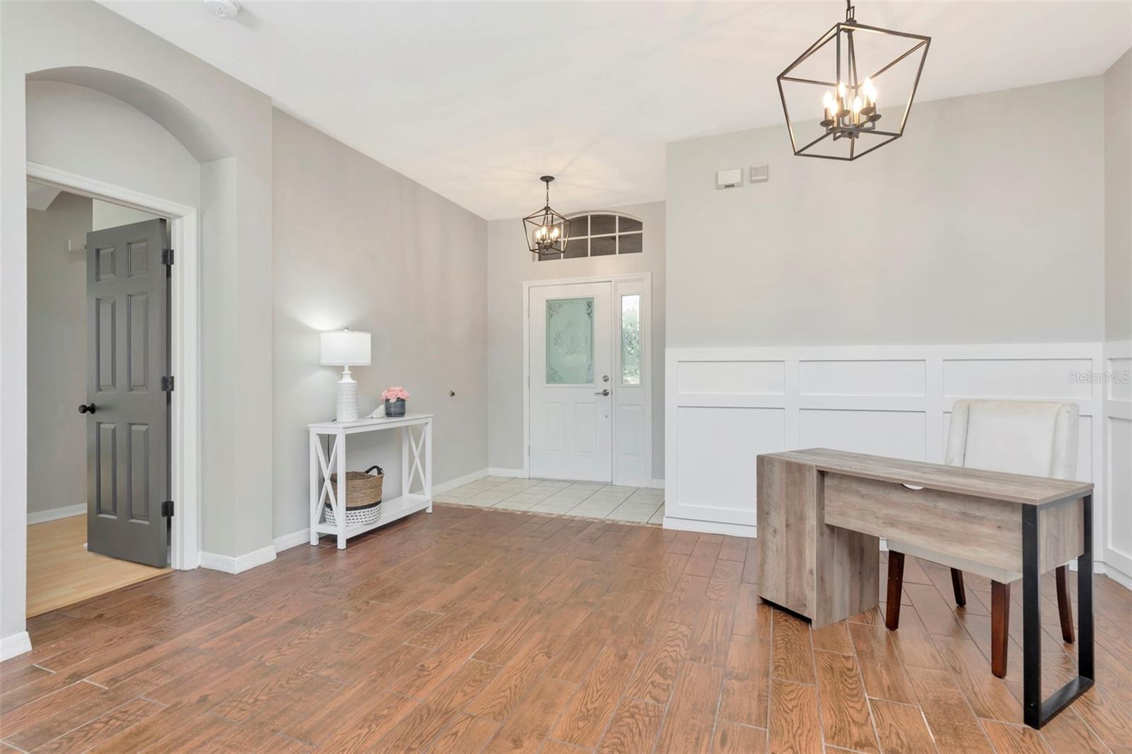 Listing photo id 3 for 12012 Northumberland Drive