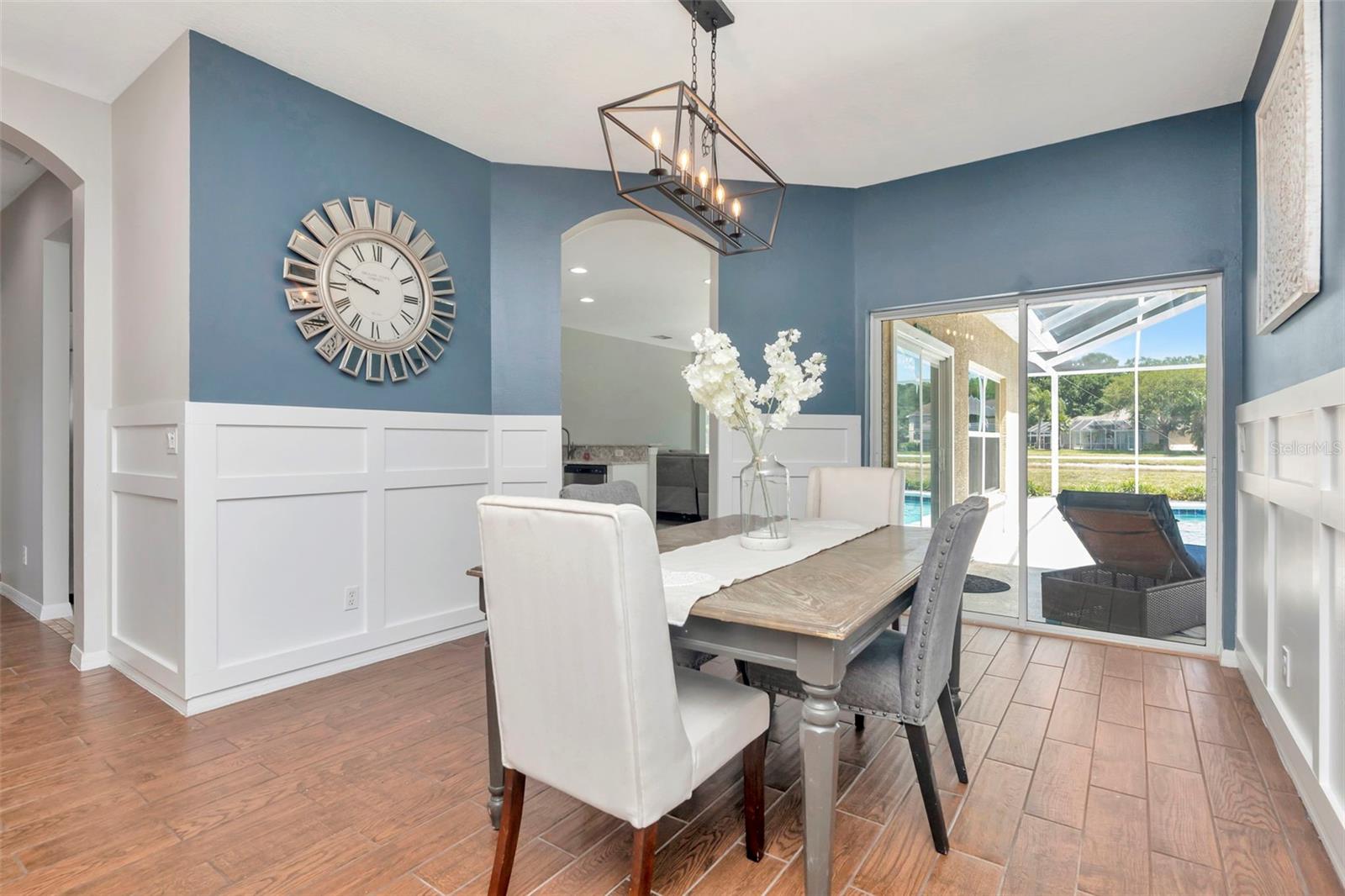 Listing photo id 7 for 12012 Northumberland Drive