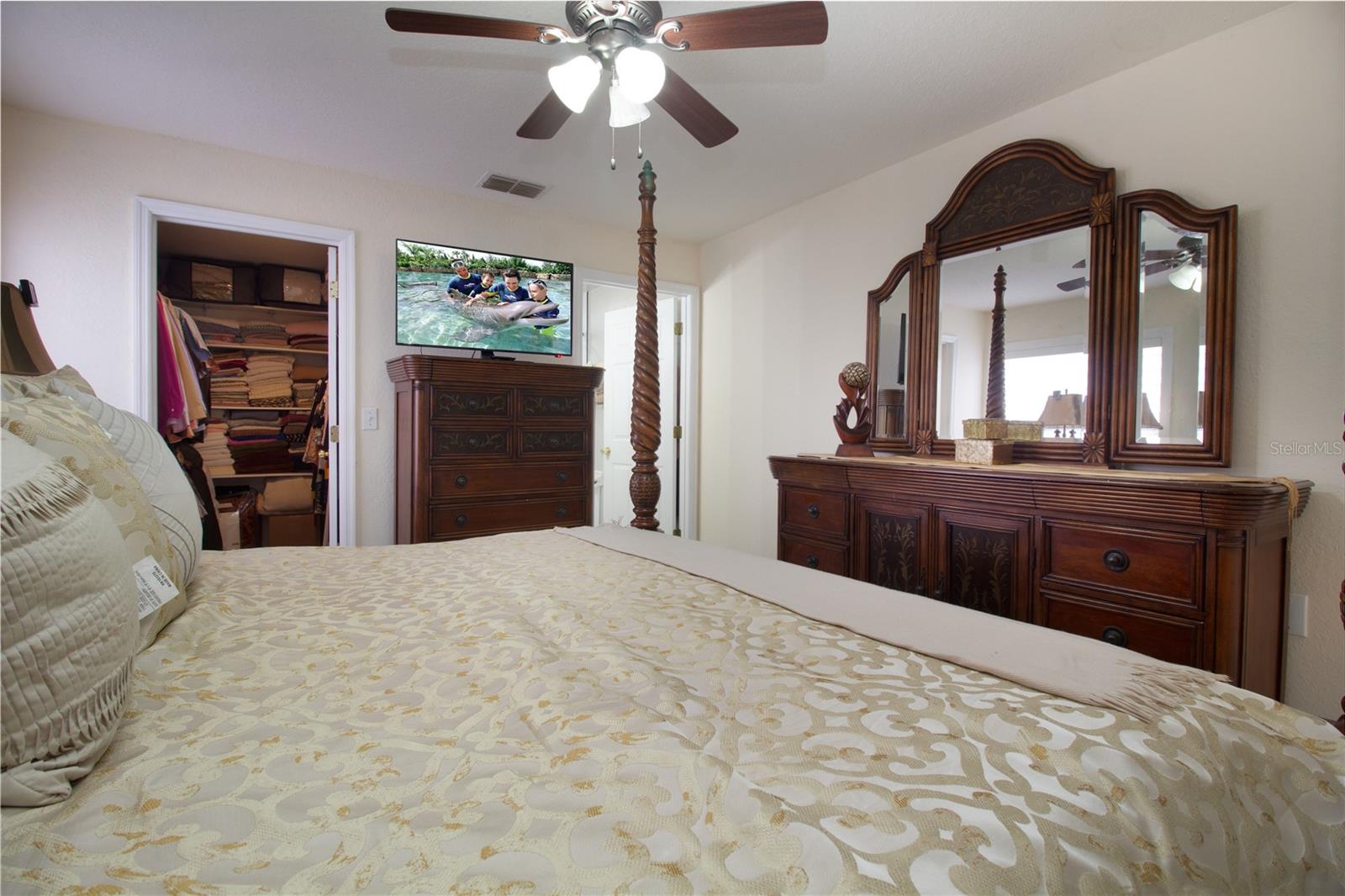 Image 14 of 34 For 6914 N Himes Ave