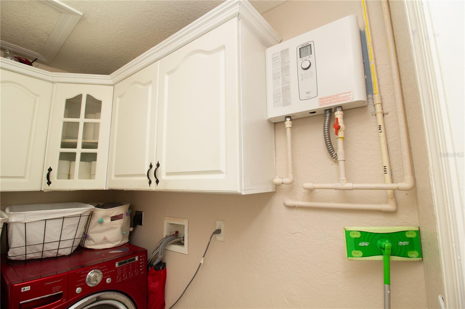 Image 15 of 34 For 6914 N Himes Ave