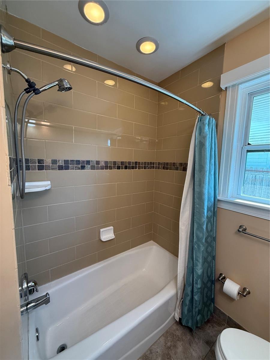 Image 12 of 18 For 4424 1st Avenue N