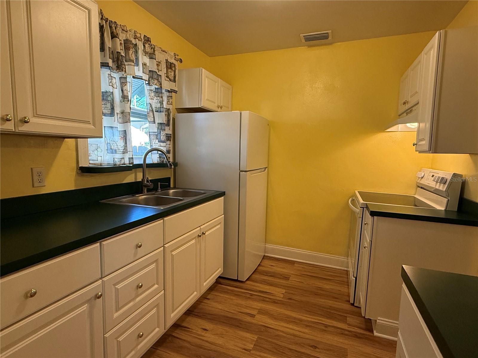 Image 9 of 18 For 4424 1st Avenue N